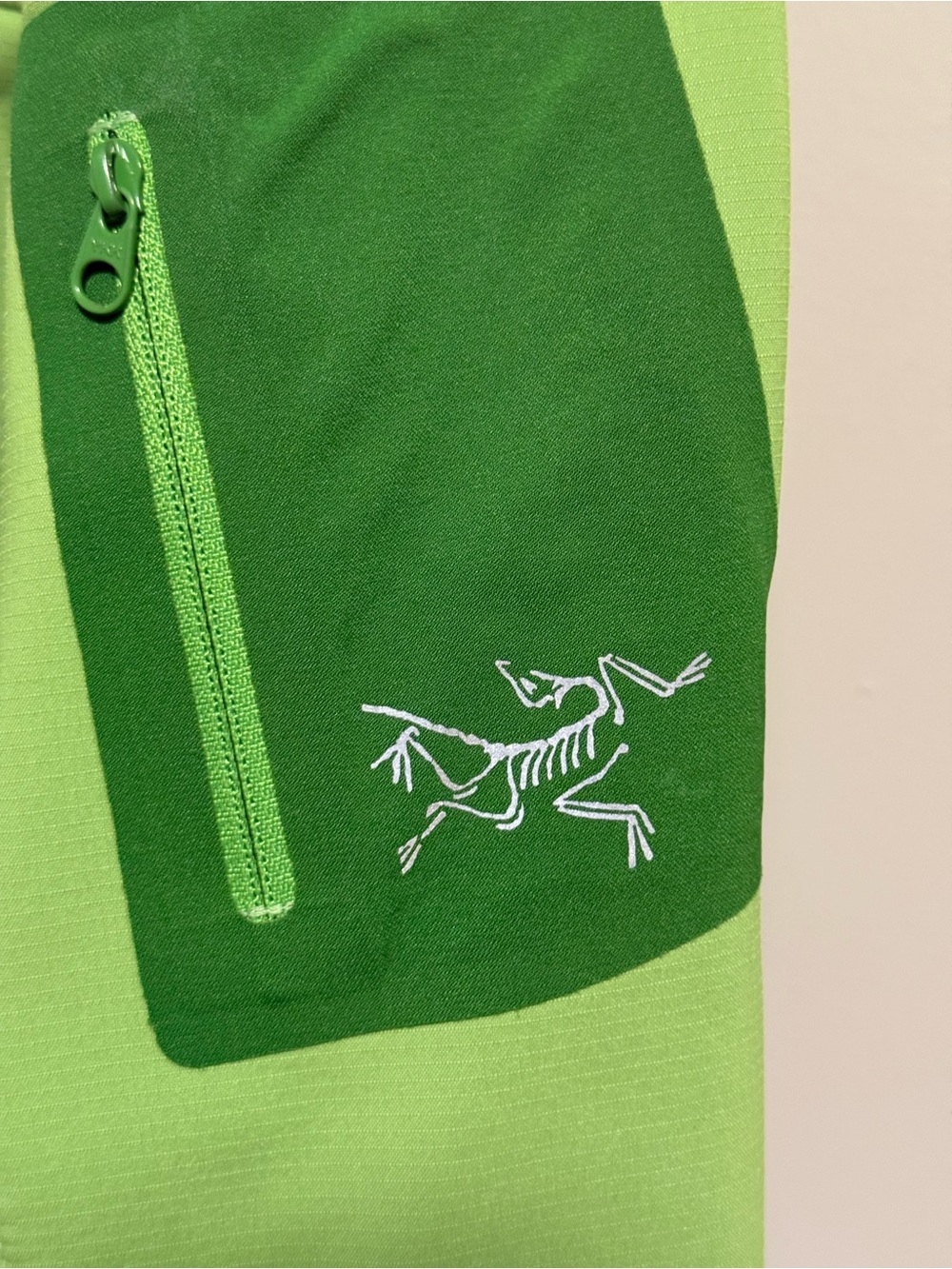 Arc'teryx Women's Epsilon Hoody Lime Green Hooded Softshell Jacket - Picture 2 of 6